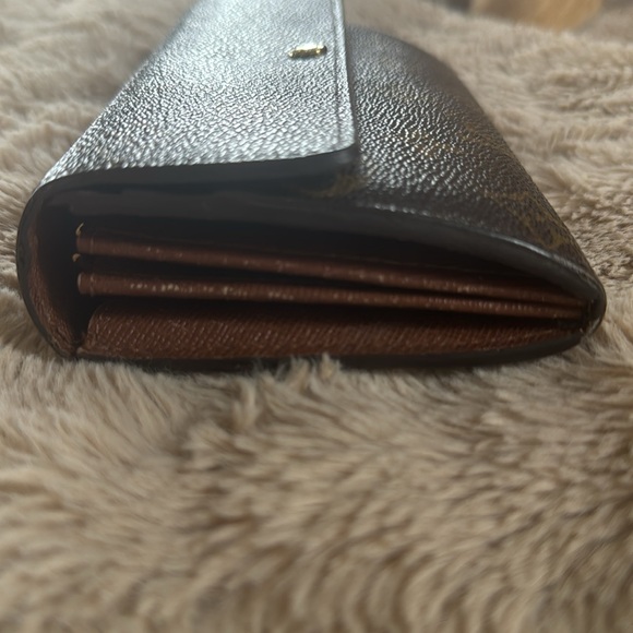 Wallet - Picture 3 of 11